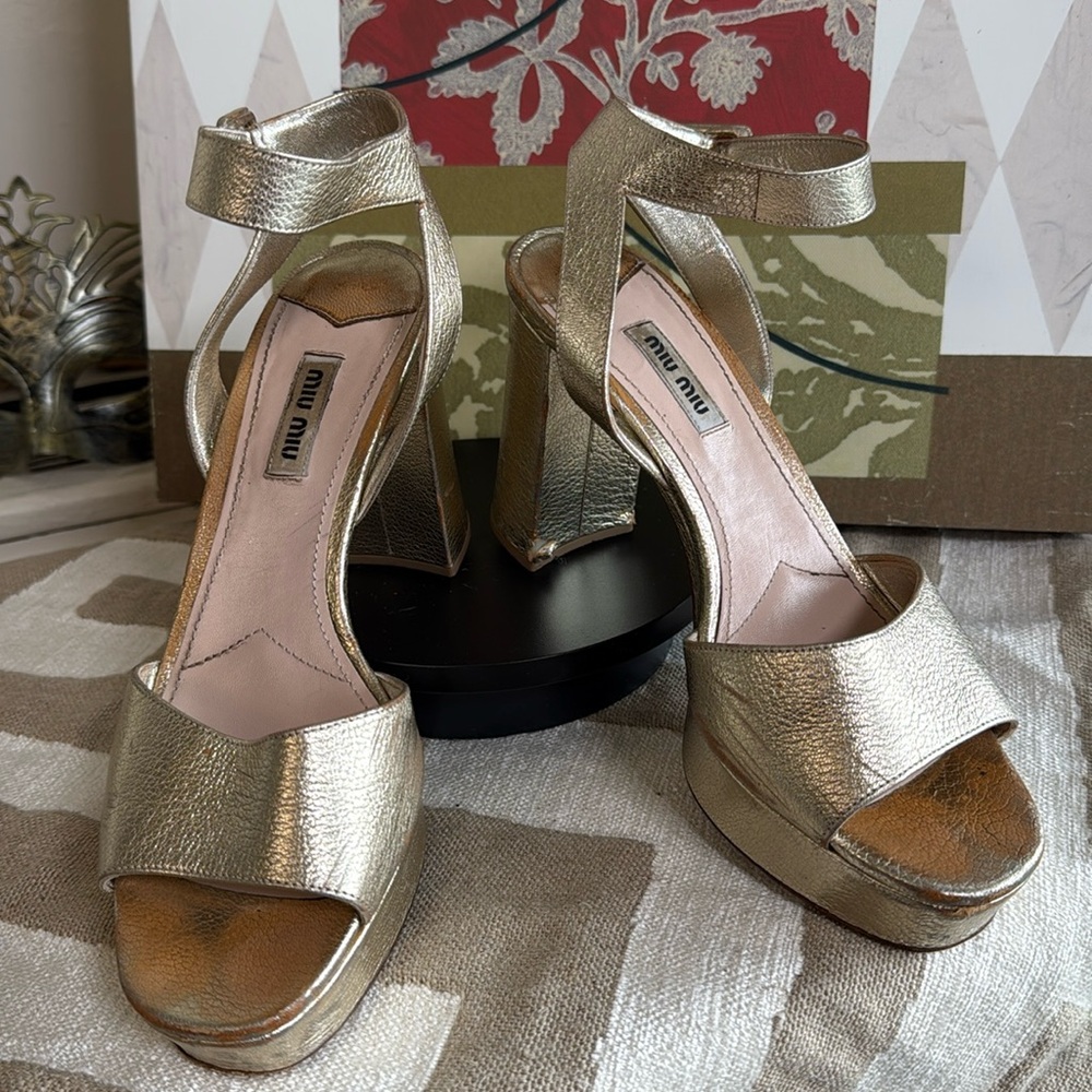 MIU MIU GOLD PLATFORM SANDALS (Minor Scuffing)
